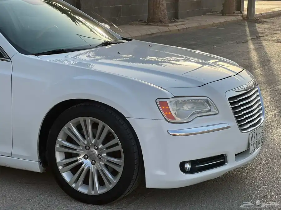 كرايزلر 2014 8 سلندر 5.7 فل كامل للبيع 6