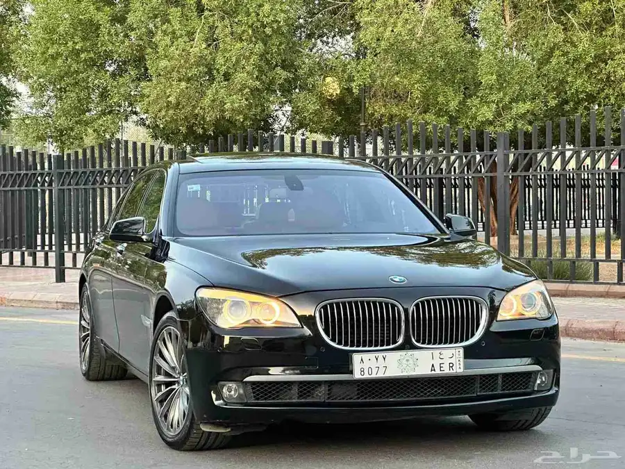 بي ام دبليو 750i 1