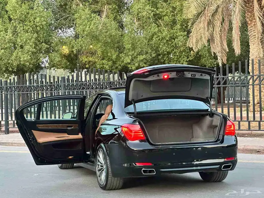 بي ام دبليو 750i 15