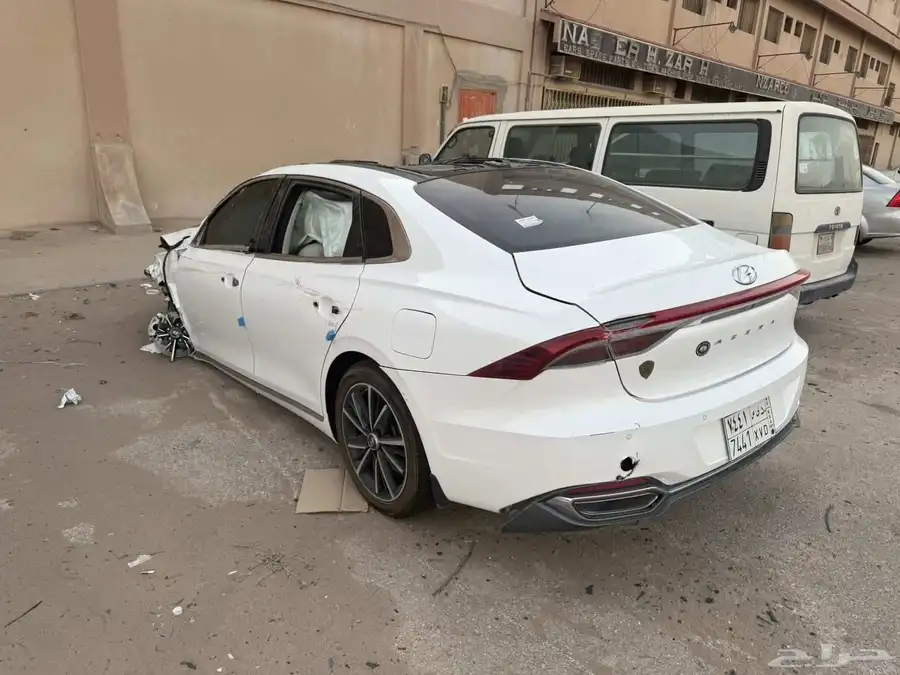 ازيرا 2021للبيع بحالتها لتواصل وتس فقط 9
