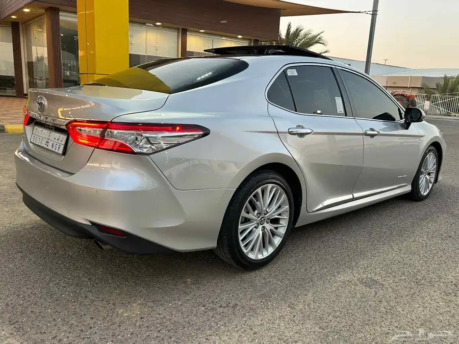 تويوتا كامري 2019 فل كامل (بنزين) 2.5L 3