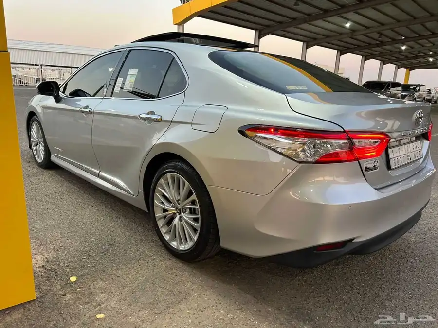 تويوتا كامري 2019 فل كامل (بنزين) 2.5L 5