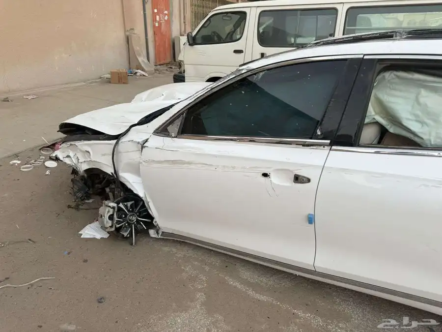 ازيرا 2021للبيع بحالتها لتواصل وتس فقط 4