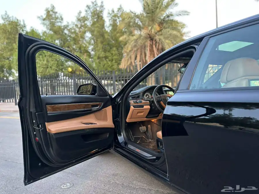 بي ام دبليو 750i 18