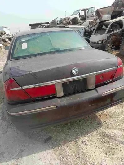 فورد جراند ماركيز 2001 1