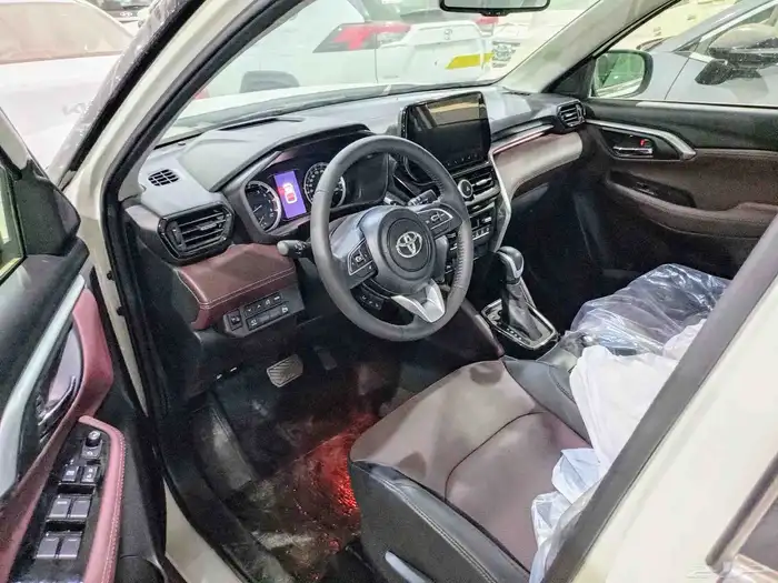 تويوتا اوربان 2025جي ال اكس فل كامل 7