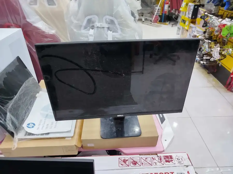 بيسي للبيع 4060 معى 2 شاشات مستعجل ب 2600 1