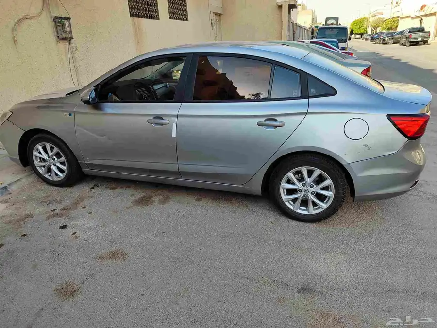 MG 5 موديل   2022 ممشى   214 000 كيلومتر مكينه   1500cc شرط 2