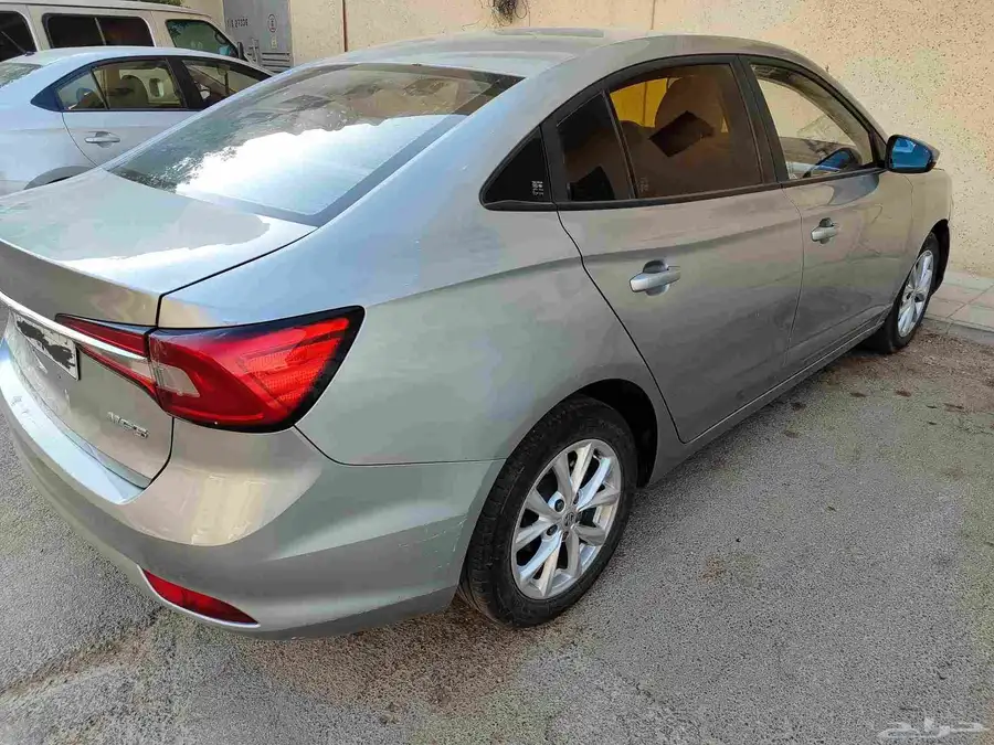 MG 5 موديل   2022 ممشى   214 000 كيلومتر مكينه   1500cc شرط 3