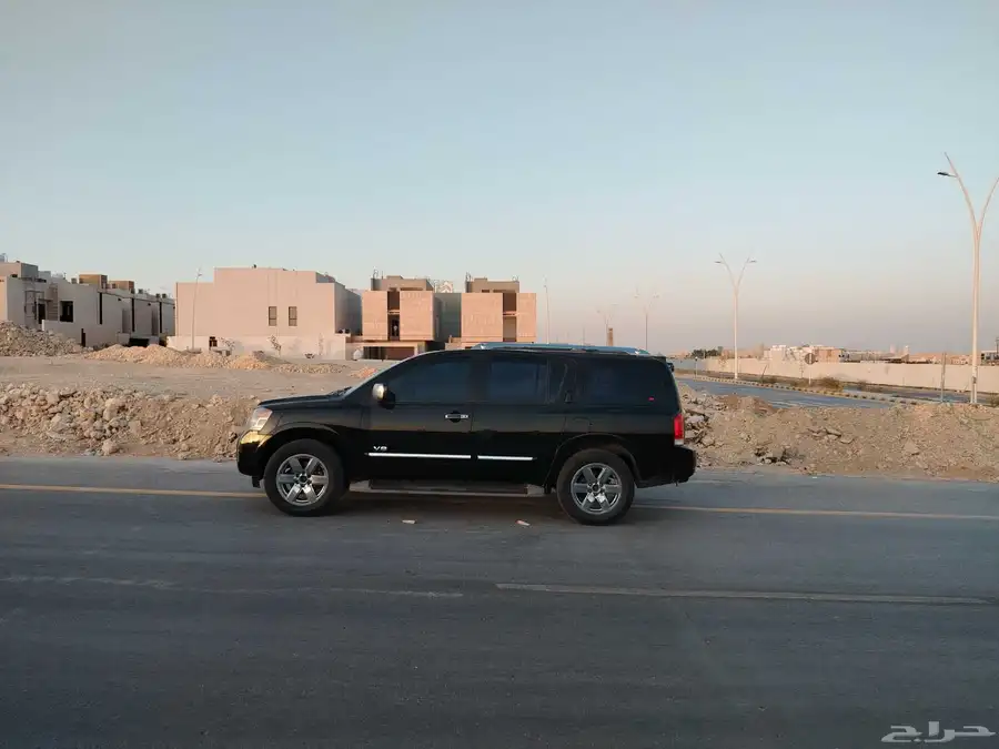 نيسان أرمادا موديل 2011 مفحوصة الماكينة والجير على الشرط 4