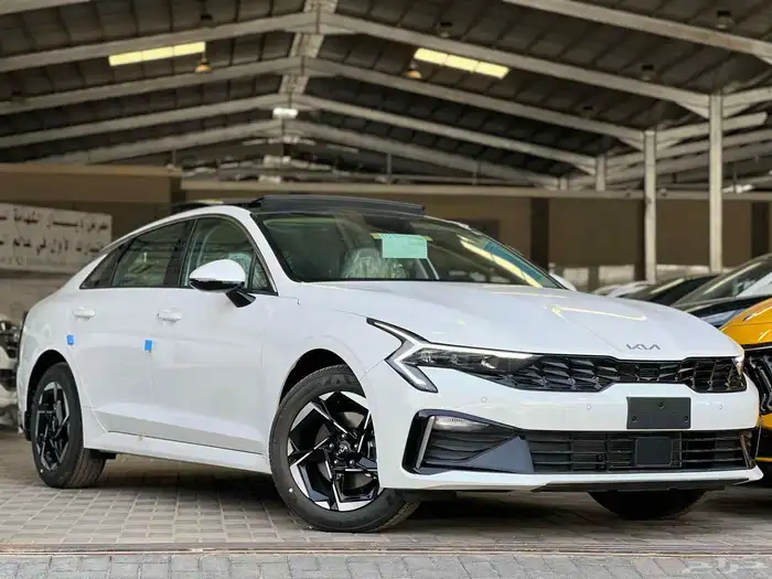 متوفر لدينا كيا K5 ستاندر مطور 2025 أبرز المواصفات   محرك 25 1