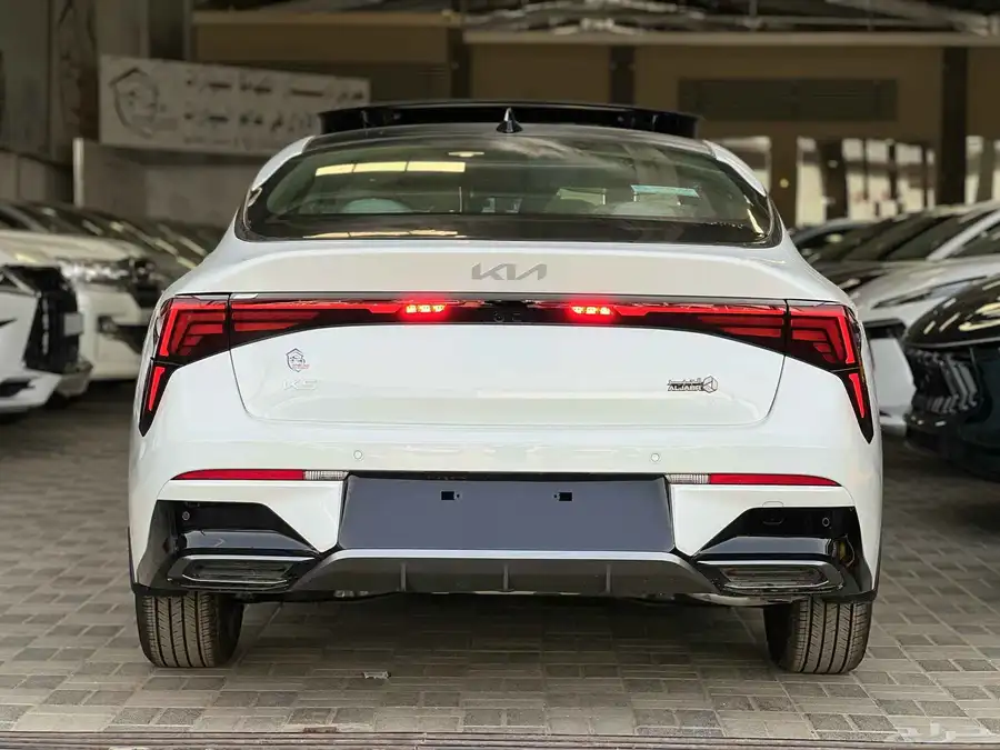 متوفر لدينا كيا K5 ستاندر مطور 2025 أبرز المواصفات   محرك 25 3