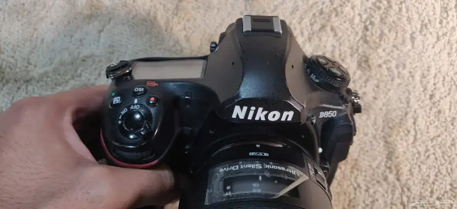 كاميرا نيكون D850 مع عدسة تامرون 70-300مم بمانع اهتزاز 6