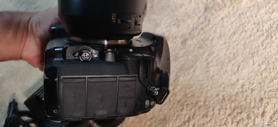 كاميرا نيكون D850 مع عدسة تامرون 70-300مم بمانع اهتزاز 3