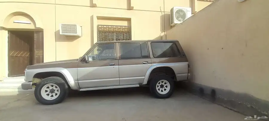 السلام عليكم للبيع بترول نيسان صالون 89 1