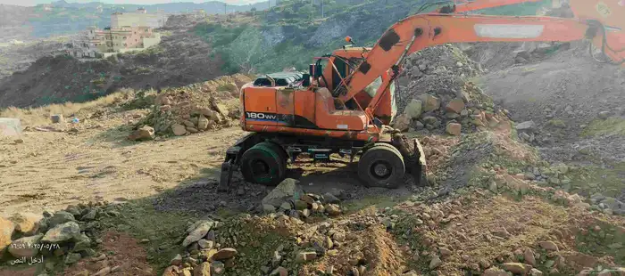 جميع انواع الاشغال زفلت صبيات بنا بيت او عماره احواش بلك وحج 5