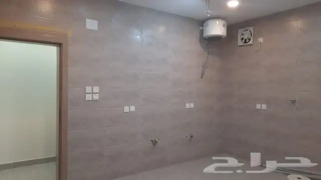 للبيع فيلا في حي الياسمين 2