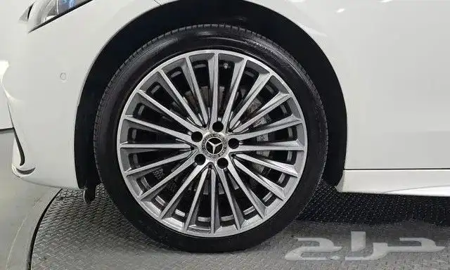 مرسيدس-بنز C300 AMG Line 2022 استيراد من كوريا- معرض العصيمي 2