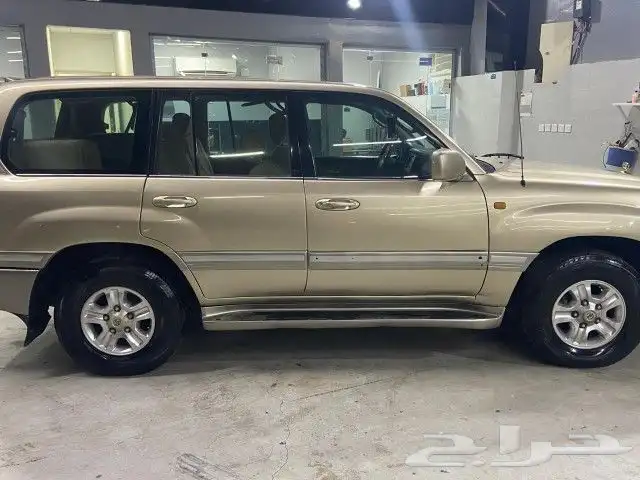 صالون لاندكروزر موديل 2007 0
