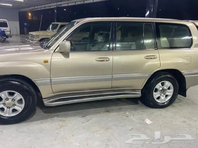 صالون لاندكروزر موديل 2007 1