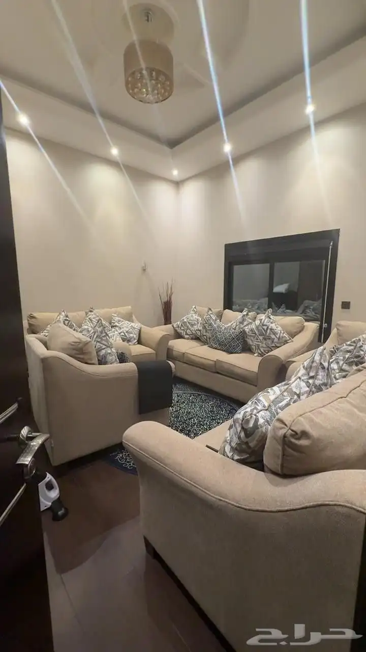 للبيع فيلا فاخرة في حي المحمدية 2