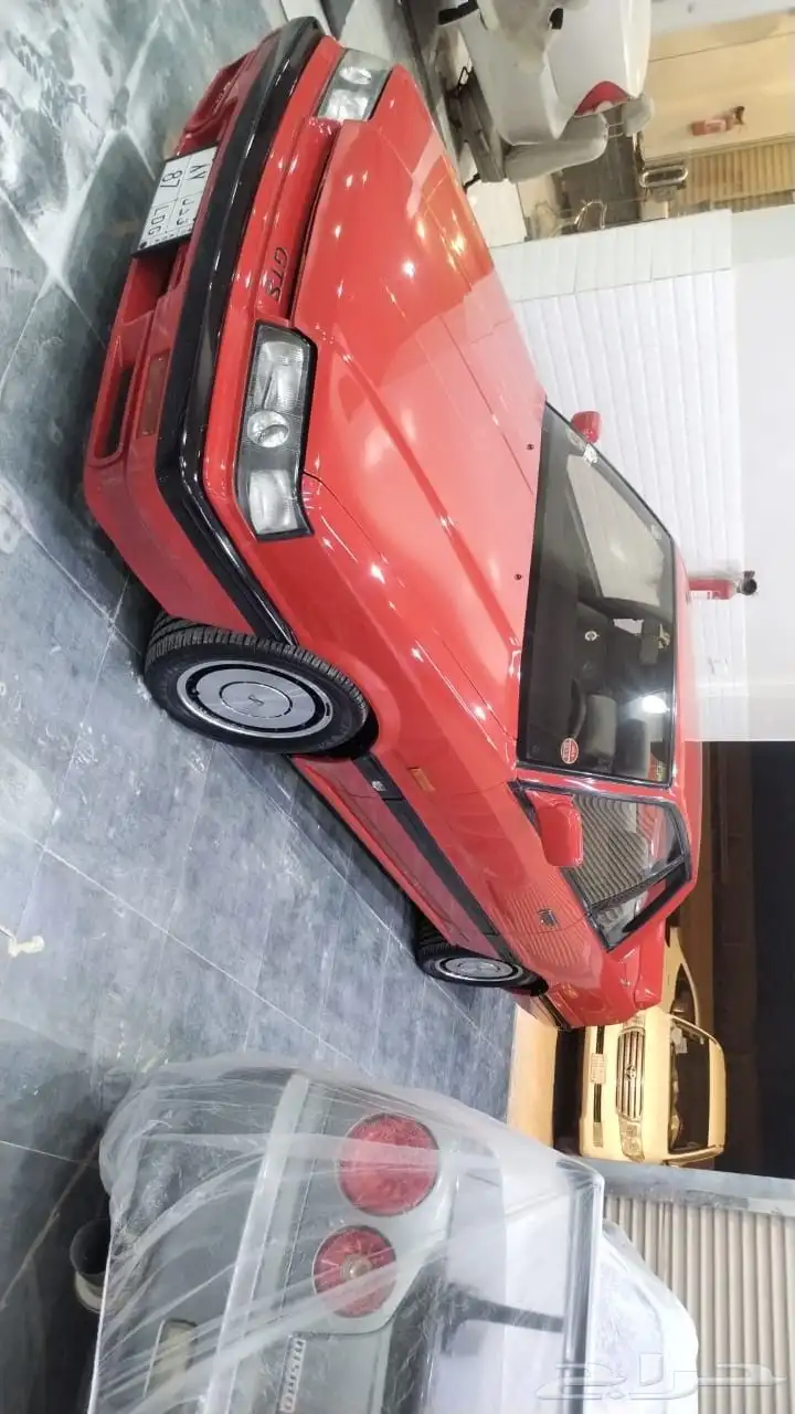 سياره نيسان سكاي لاين . سياره رياضيه موديل 87 . 3