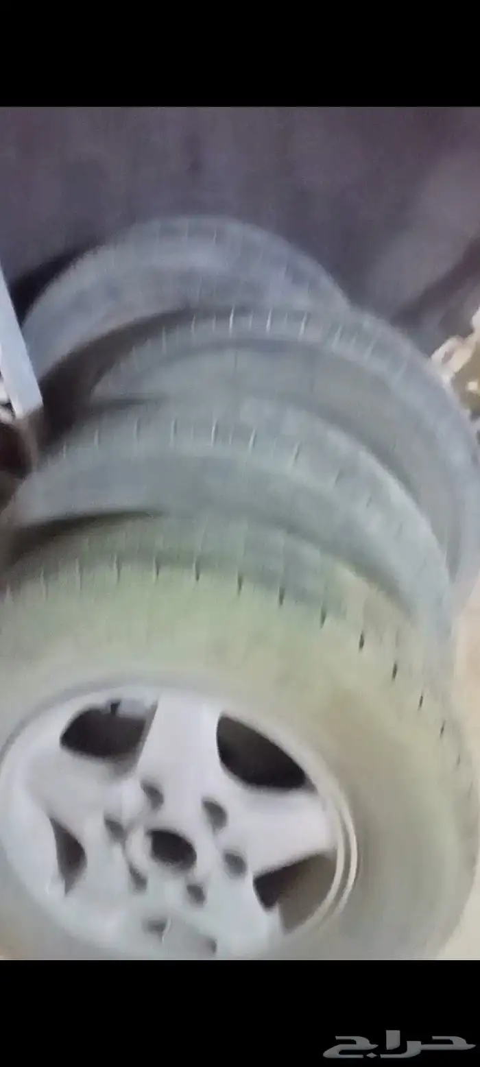 جنوط نجمة دتسن مع كفرات نضيفة كامل وفي عندي باقي قطع الدتسن 0