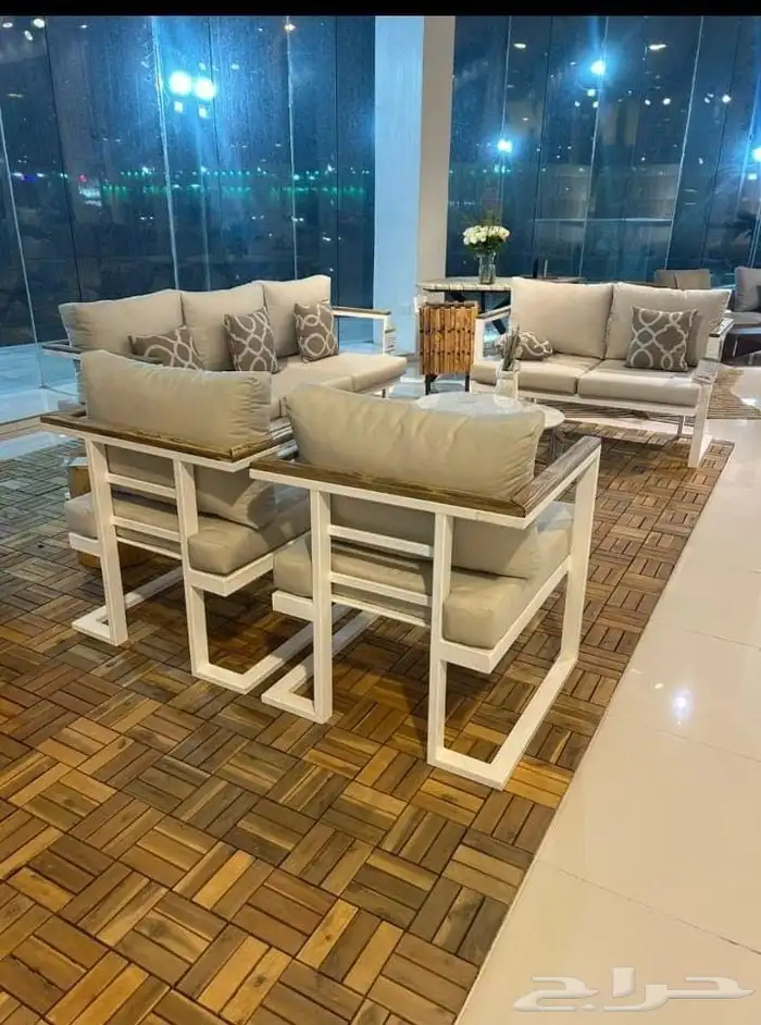 طقم جلسات خارجيه حديد وخشب الاسعار مناسب. 0