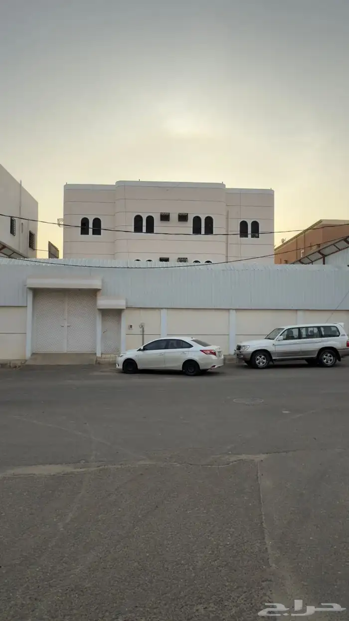 عمارة تجارية في الرصراص مساحة الأرض 800 1