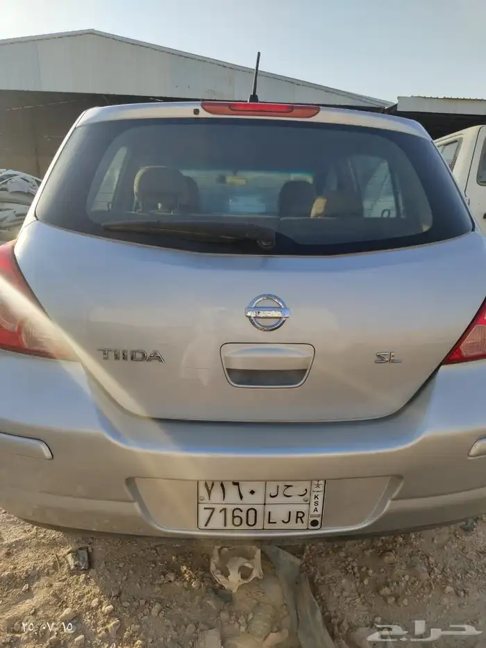 نيسان 2010 4