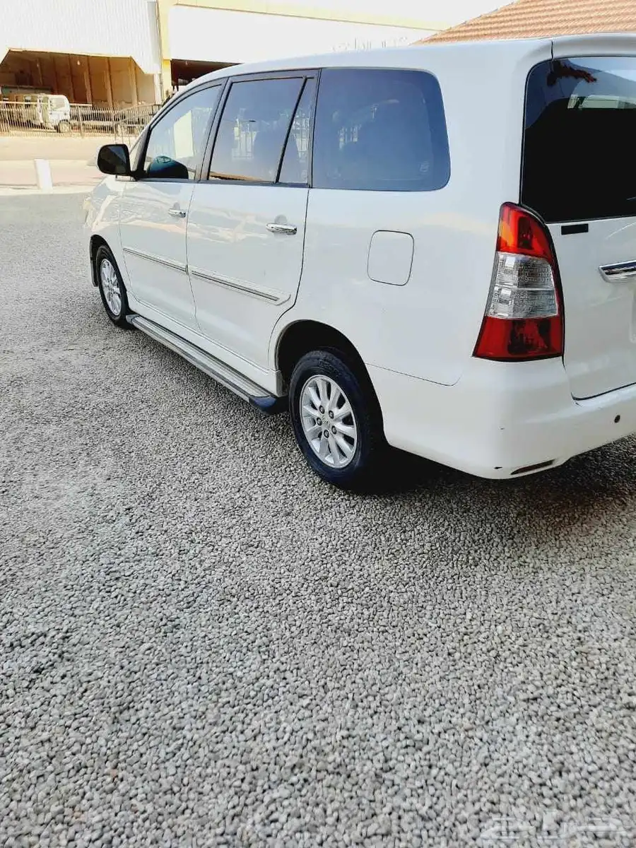 تويوتا انوفا 2015 6