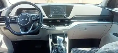 كيا كارنز 2023 GLS نص فل الممشى 20 الف 6
