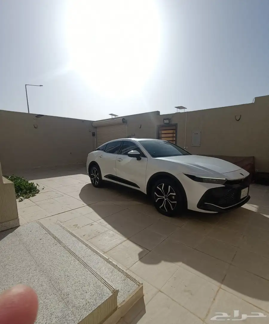 تويوتا كراون ابيض 2023 14