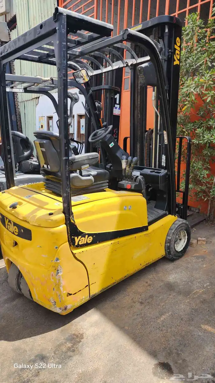 للايجار رافعه كهربائية فوركلفت رافعة شوكية كهرباء 1