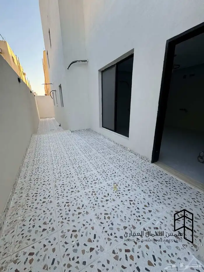للبيع شقق ارضي حي القادسيه 2 1