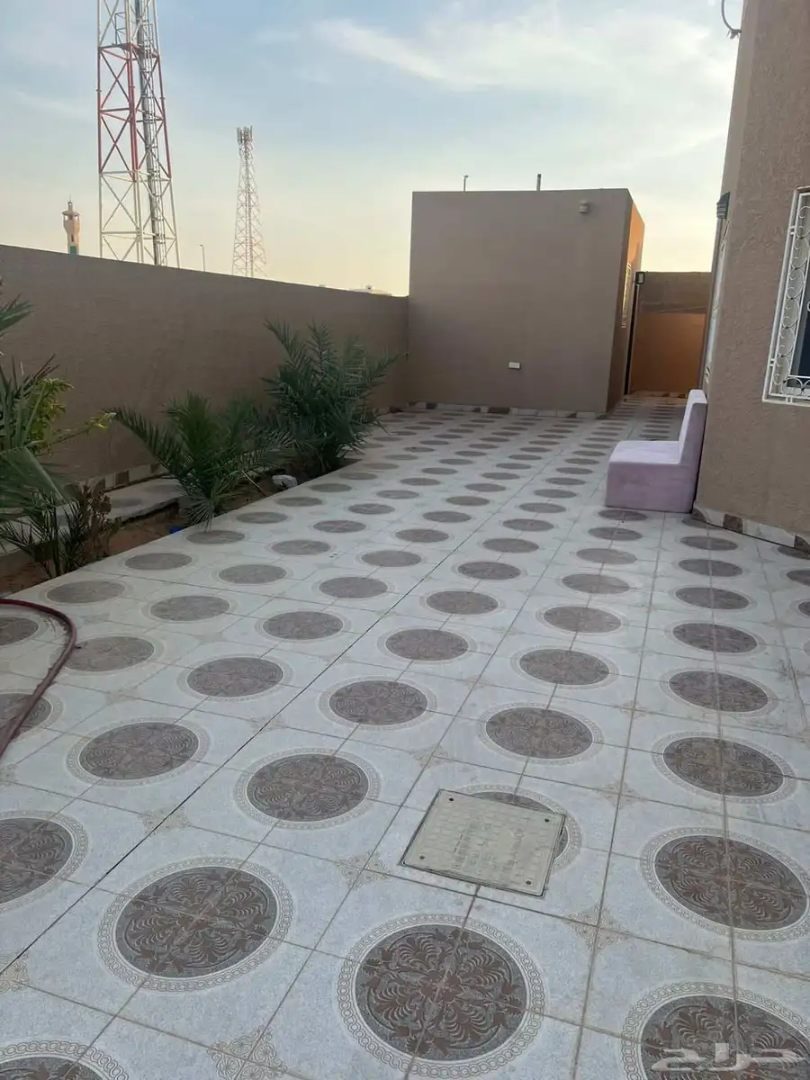 للبيع فيلا مع أرض مسورة بحي اليمامة 9