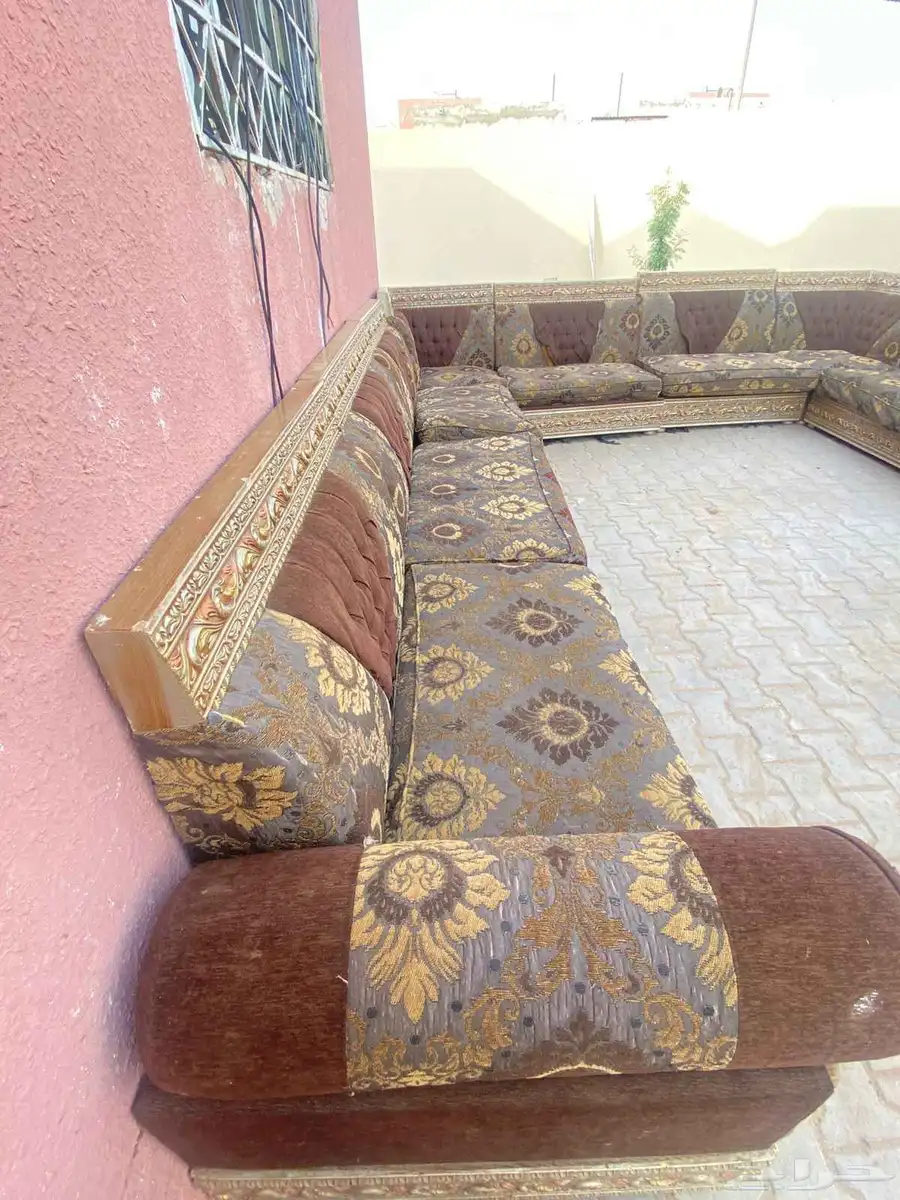 كنب في حاله جيده لمن يحتاج السعر المتوفره عندك 0