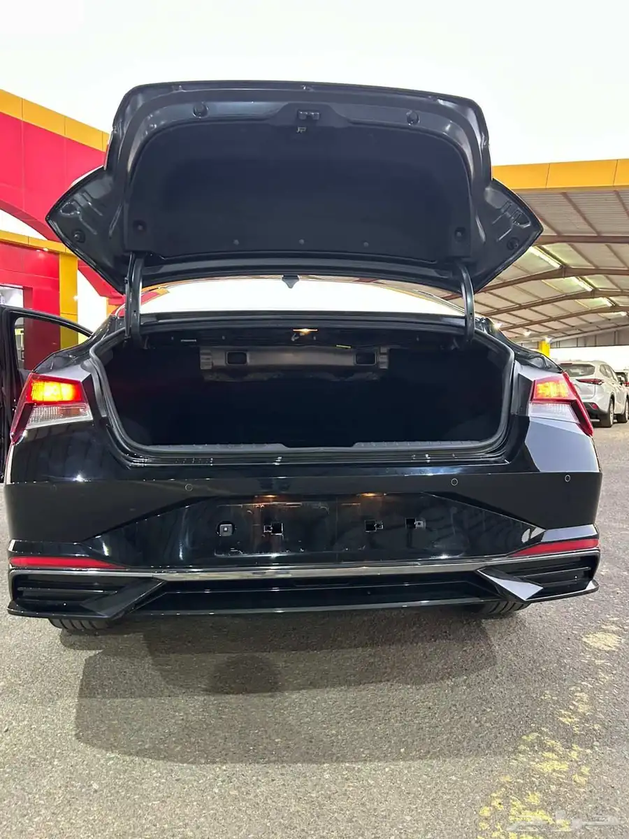 هونداي النترا 2021 فل بدون فتحه (بنزين)1.6L 12