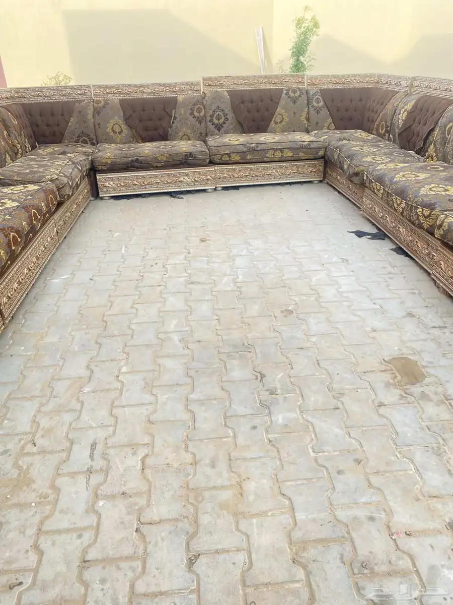 كنب في حاله جيده لمن يحتاج السعر المتوفره عندك 1
