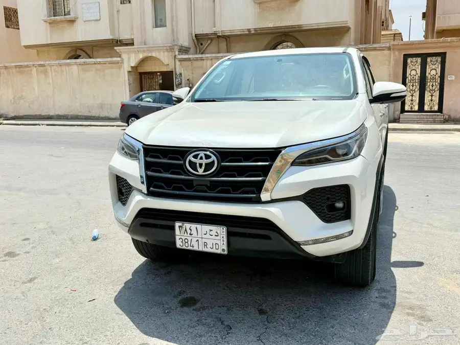 Toyota Fortuner 2017 1