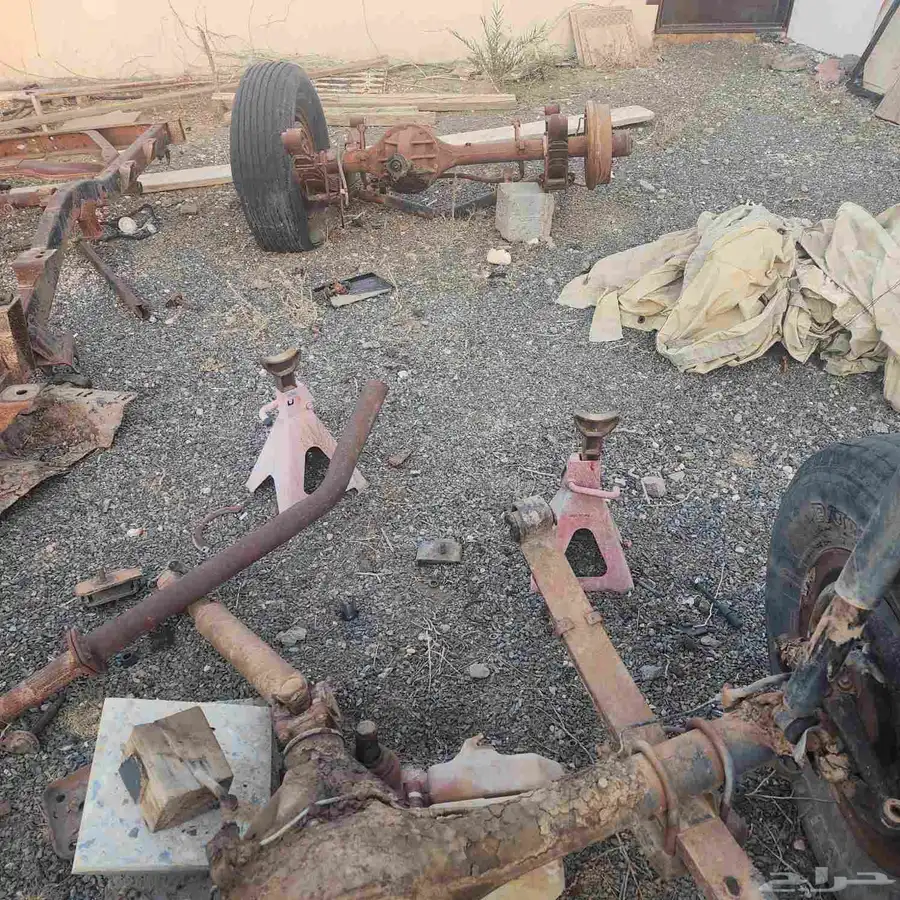 قطع غيار تايوتا لاندكروزر شاص  ربع من 84وتحت 1