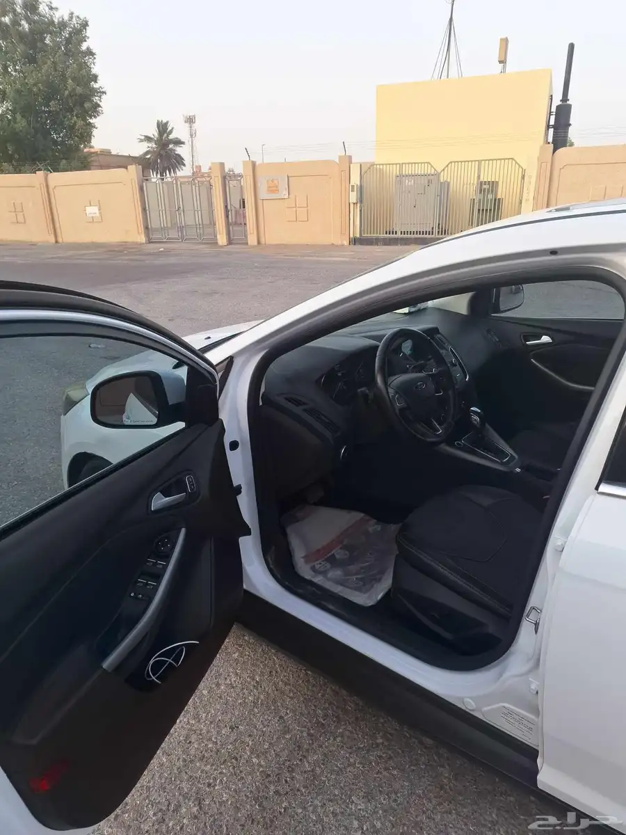 فورد فوكس هاتشباك 12