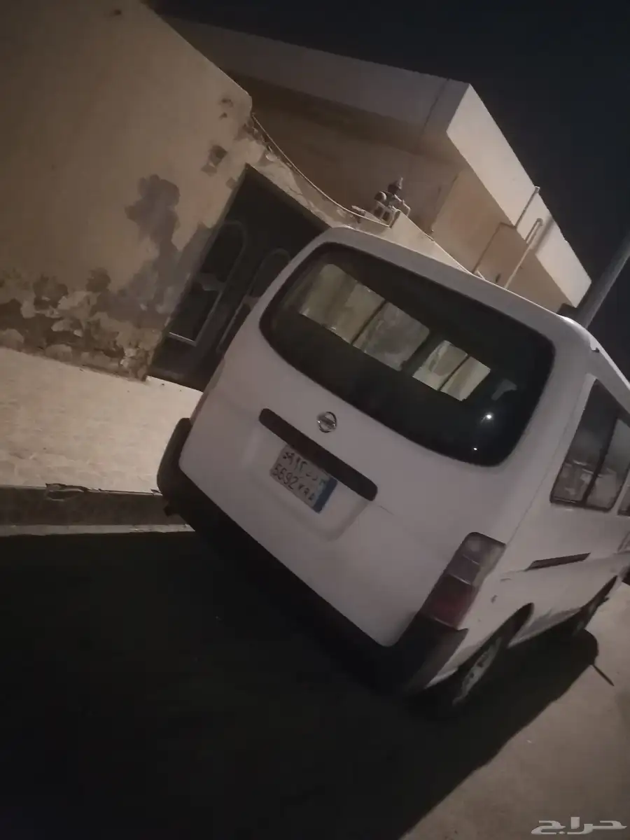 نيسان اورفان باص المديل نضيف شرط الفحص للبيع المديل 2002 2