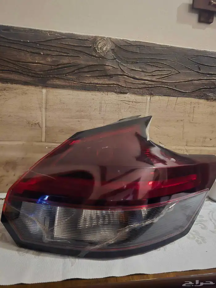 اسطب نيسان كيكس 24 يسار مع شماسيات و شاشة 0