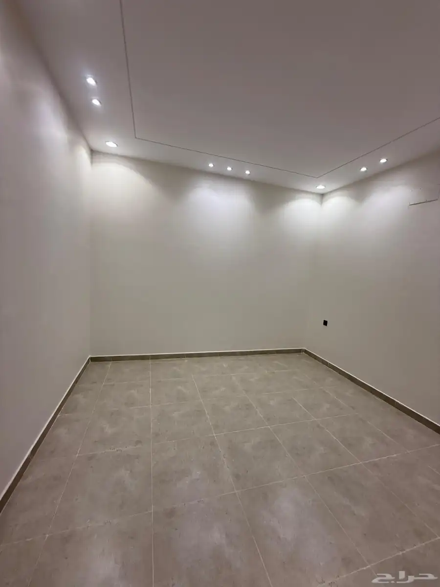 للبيع شقق علويه وشقق ارضيه تشطيب فندقي ف حي الضيافه ب530الف 15