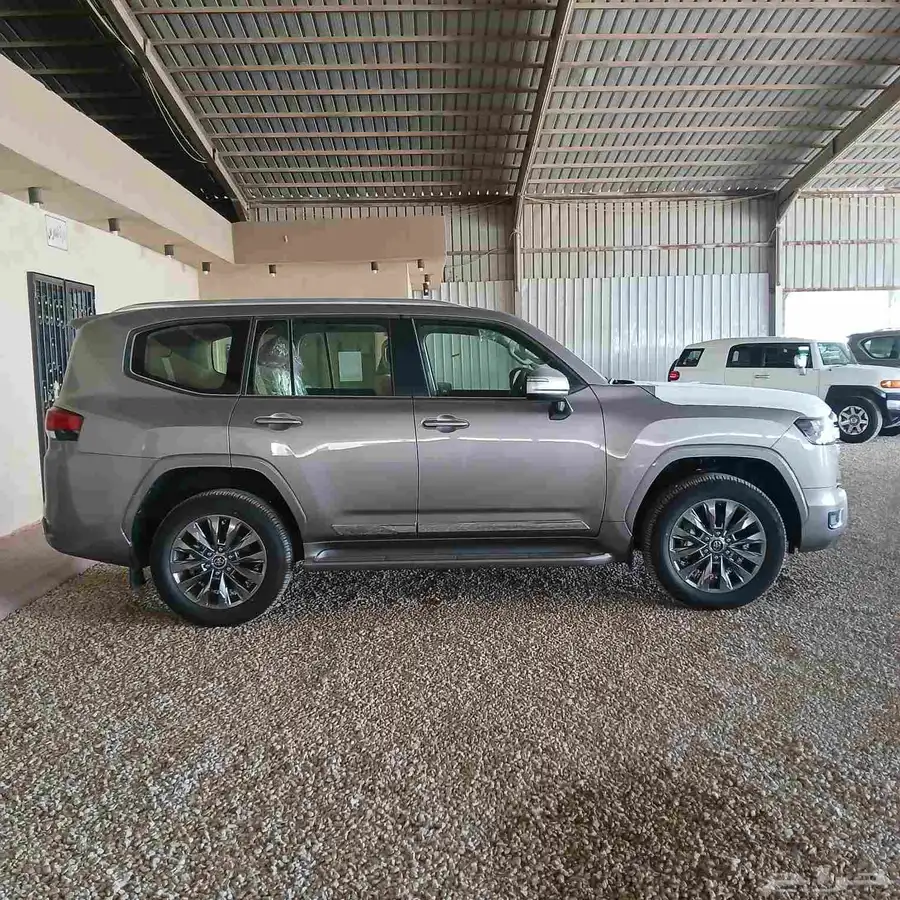 تويوتا GXR 2024 ديزل L3 عبداللطيف جميل بطاقه جمركية 3