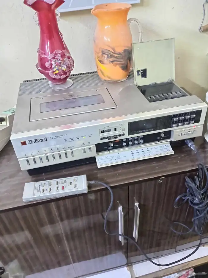 للبيع جهاز فيديو VHS ماركة National 8