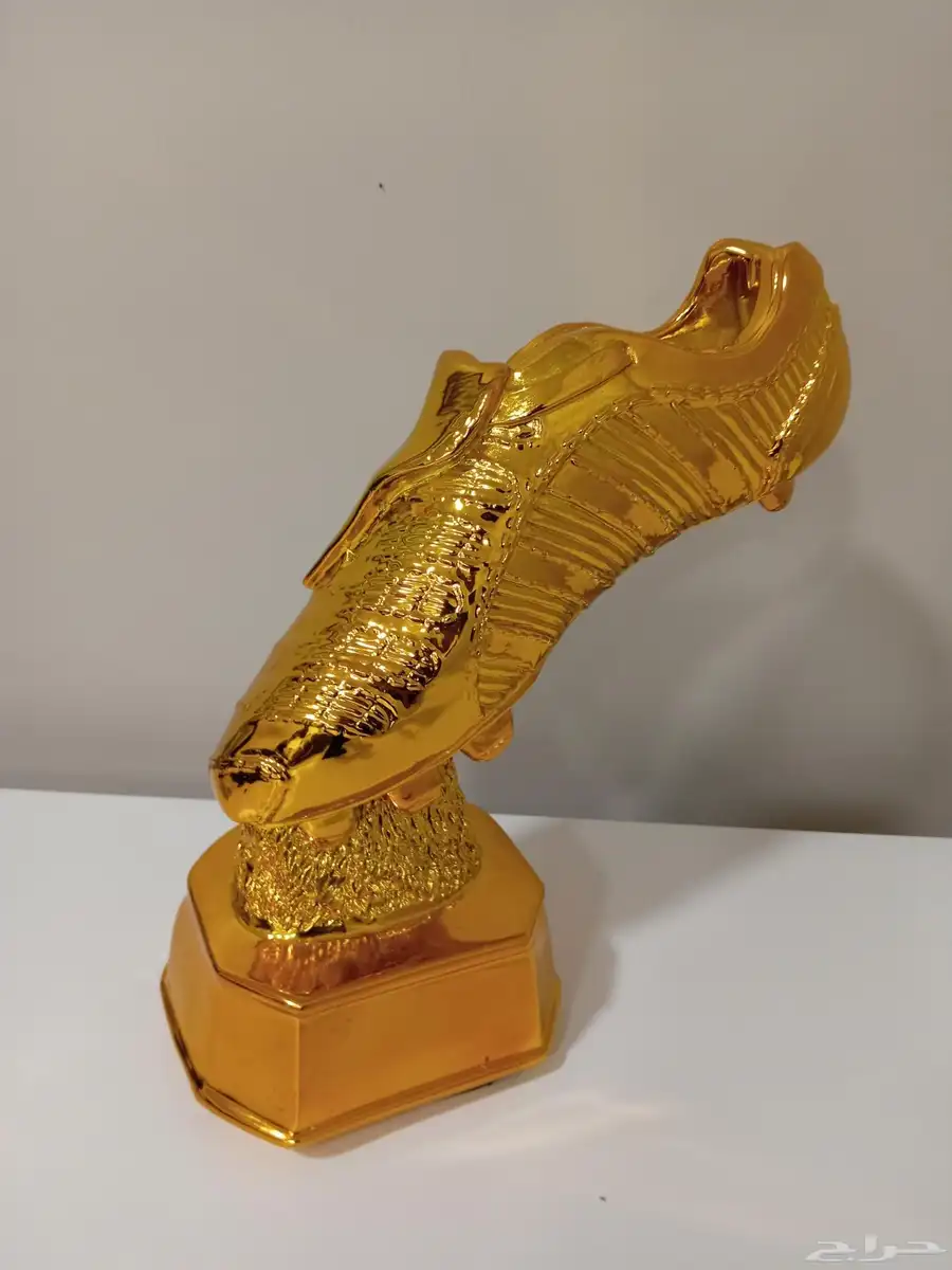 الحذاء الذهبي 0