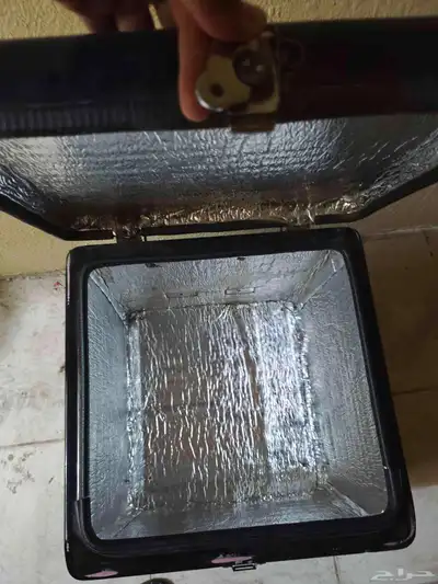 صندوق فايبر مع اضاءات استعمال بسيط وأيضا  خوذه وطقم سيفتى كا 1
