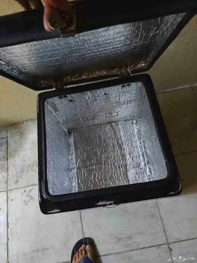 صندوق فايبر مع اضاءات استعمال بسيط وأيضا  خوذه وطقم سيفتى كا 4